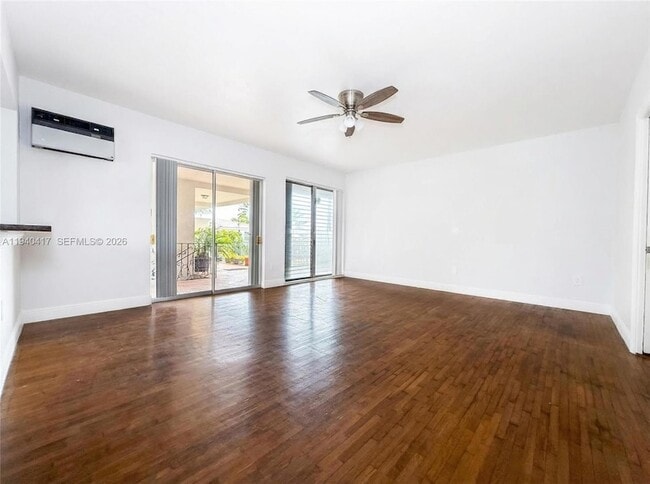 Building Photo - 1316 NE 105th St