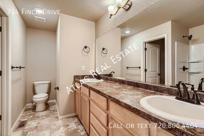 Building Photo - New 3 Bed/2.5 Bath Townhome w/ Basement in...
