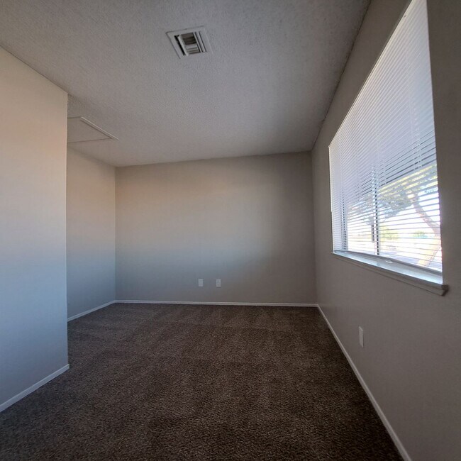 Building Photo - Two Bedroom Townhouse Available for Immediate Move-In
