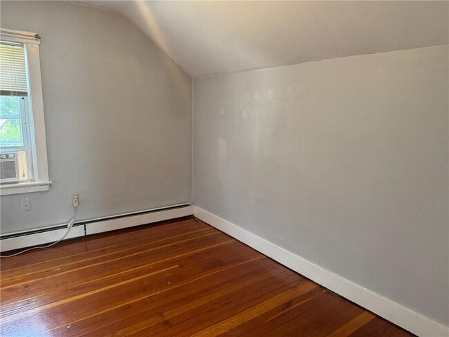 Building Photo - 67 Hall Ave