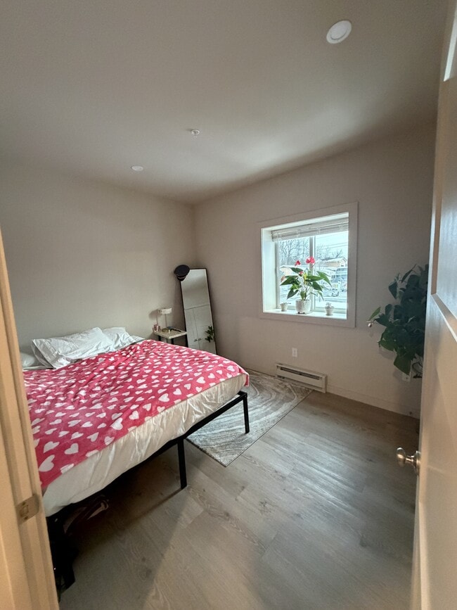 Building Photo - 4 Laurel Hill Dr