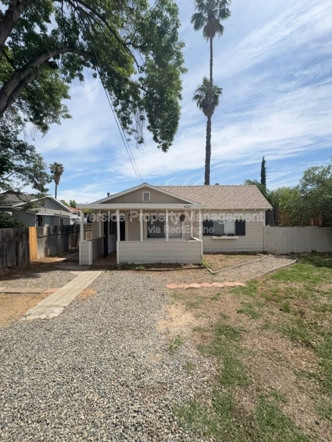 Building Photo - 4185 Selma Ave