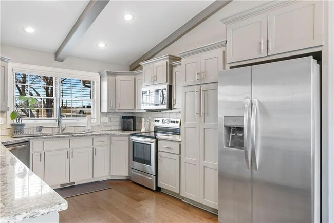 Building Photo - 5307 S Bellview Rd