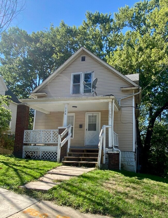 Building Photo - 328 Lease St