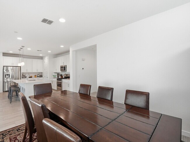 Building Photo - 9712 E Twinkle Ave