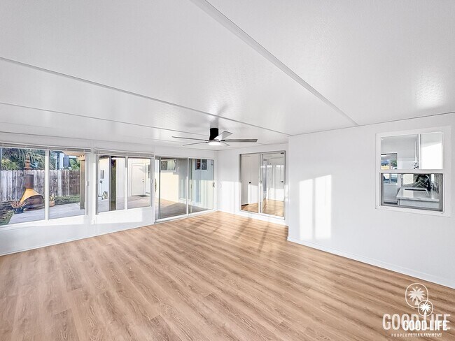 Building Photo - Coastal Charm Meets Modern Living in Beautiful Encinitas