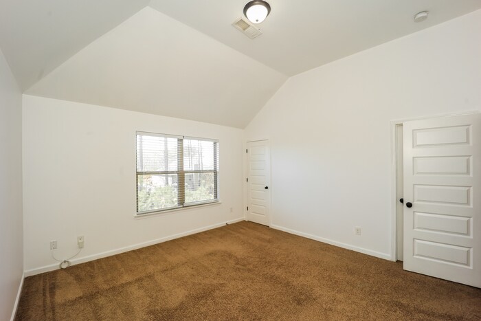 Building Photo - 1107 Sly Fox Run
