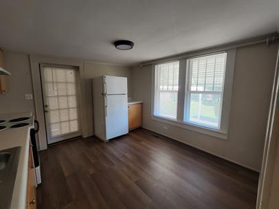 Building Photo - 203 S Cravens St