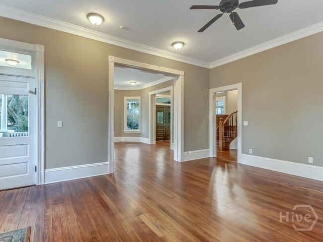 Building Photo - 208 W 35th St
