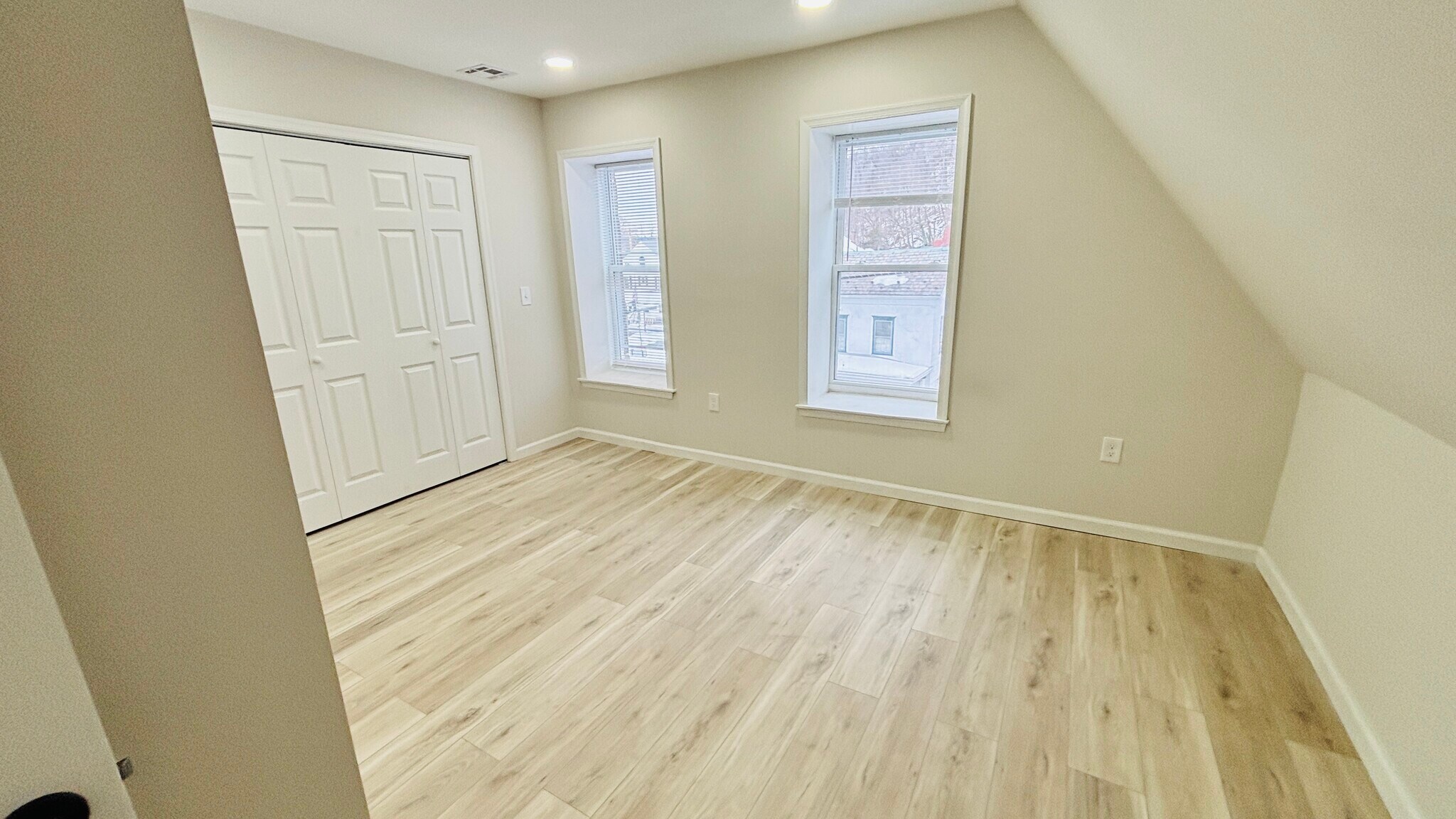 BEDROOM 2 - 46 Bridge St