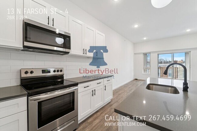 Building Photo - 13 Farson St