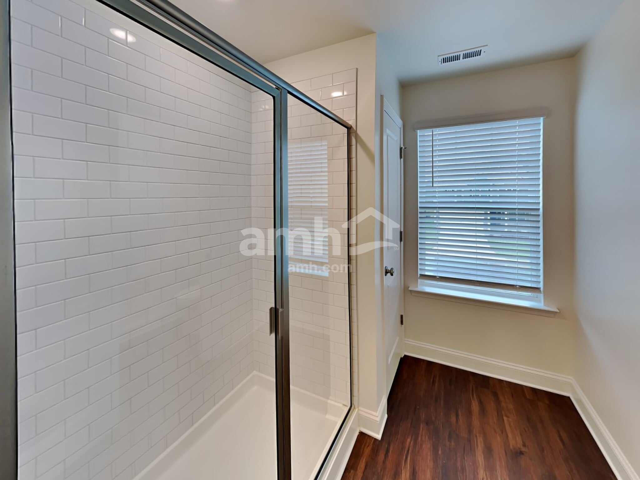 Building Photo - 6002 Rosemore Ln