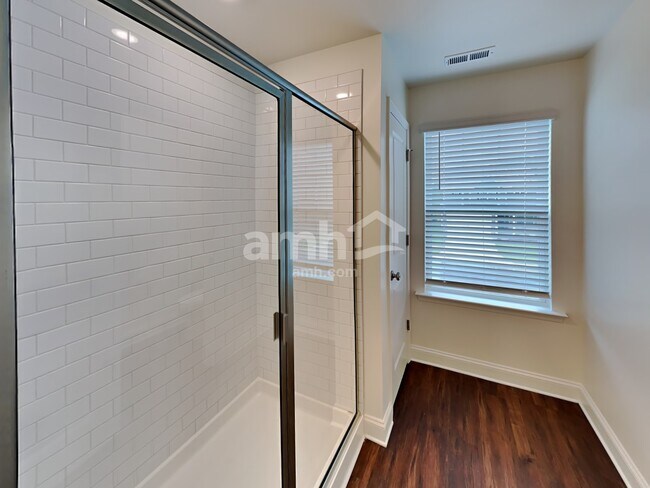 Building Photo - 3503 Lincoln Hts Ln
