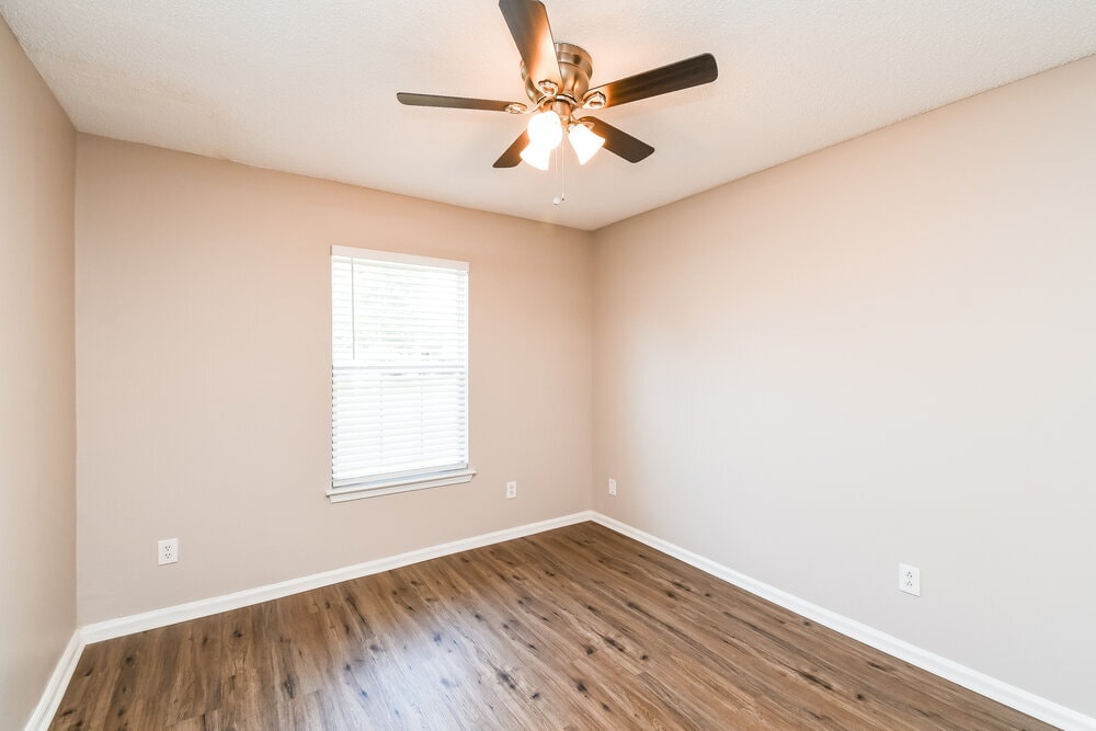 Building Photo - 1368 High Plains Dr W