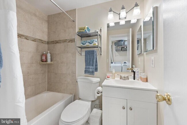 Building Photo - 15 Dulany Ct