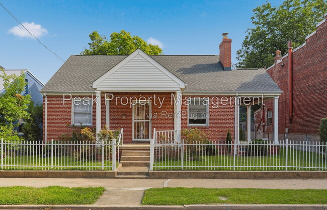Building Photo - 3022 Grayland Ave