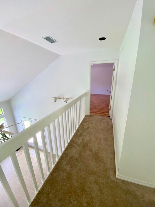 Building Photo - ** NEW GREENACRES PLACE 3/2 HOME **