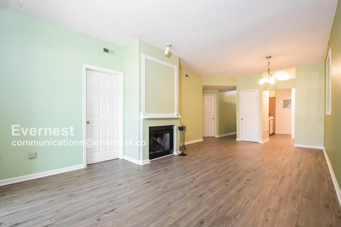 Building Photo - 7476 Singing Hills Dr