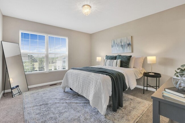 Building Photo - 483 Autumn Ridge Cir