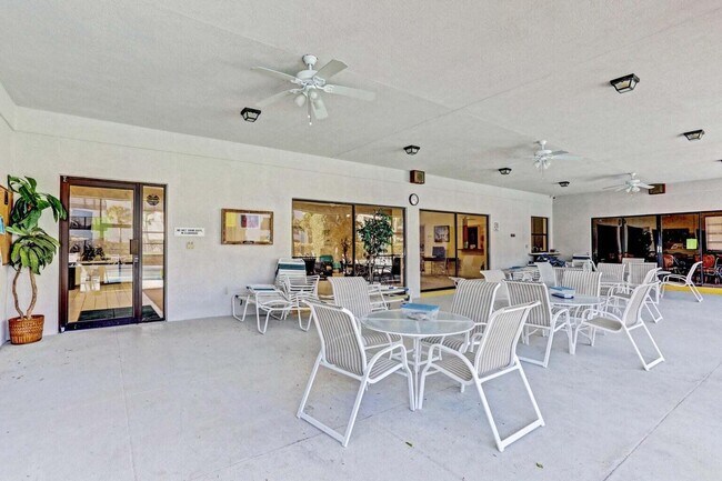 Building Photo - 3520 Whitehall Dr