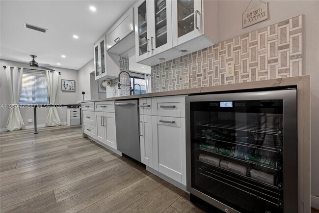 Building Photo - 371 SE 3rd St