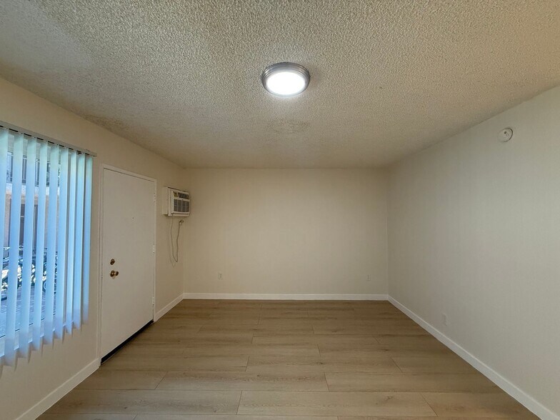 Building Photo - 5461 Kester Ave