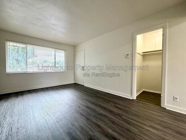 Building Photo - 1205 Ottillia St SE