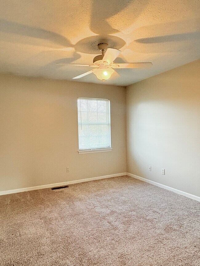 Building Photo - 2820 N Mill Pl