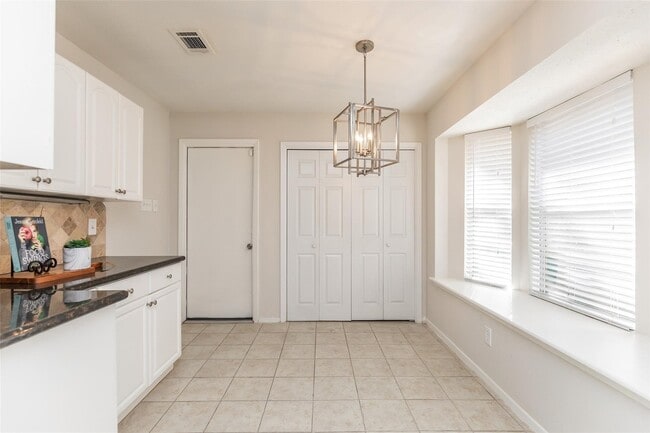 Building Photo - 46 N Deerfoot Cir