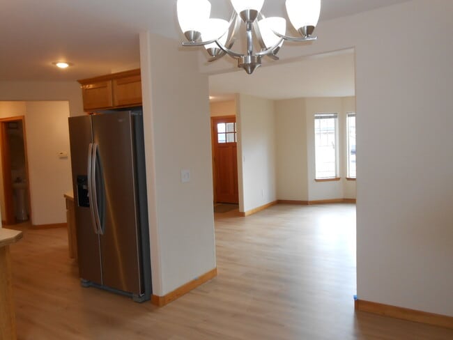 Building Photo - 20946 Lupine Ave