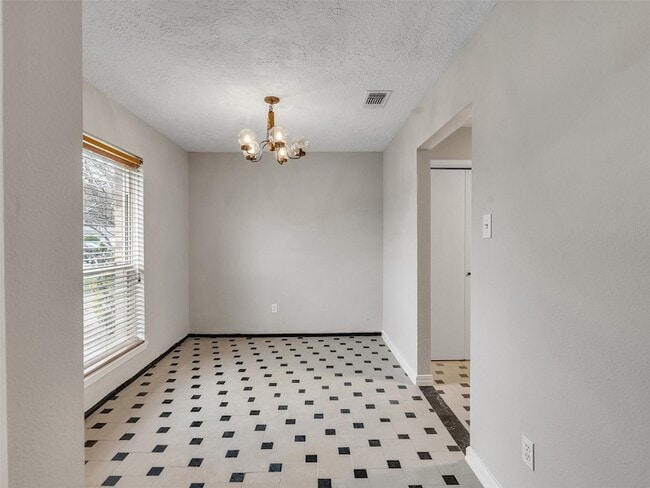 Building Photo - 10314 Staghill Dr