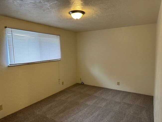 Building Photo - 776-778 W. Quinalt St.