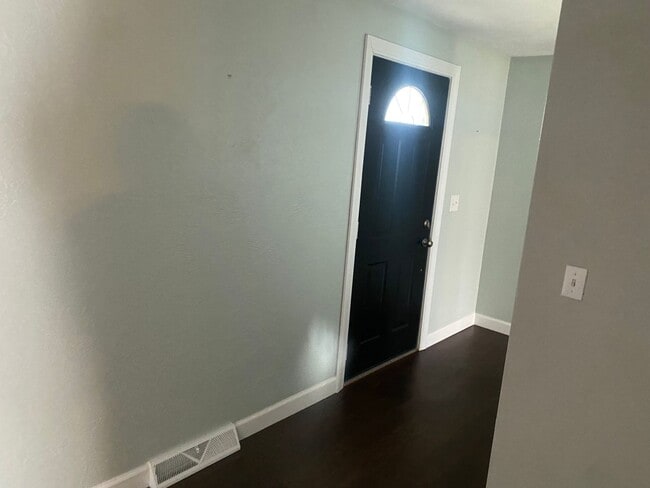 Building Photo - House in Morton, IL - 3 Bedroom/ 2.5 Baths