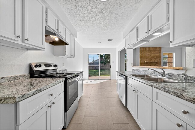 Building Photo - 4422 Wee Lassie Ln