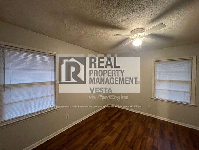 Building Photo - 102 Hope Pl