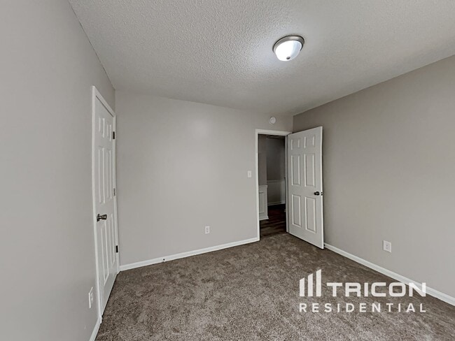Building Photo - 2924 Dairywood Ln