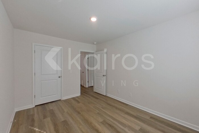 Building Photo - 105 Overstreet Way