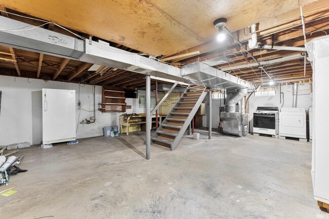Building Photo - 470 Charlotte Ave