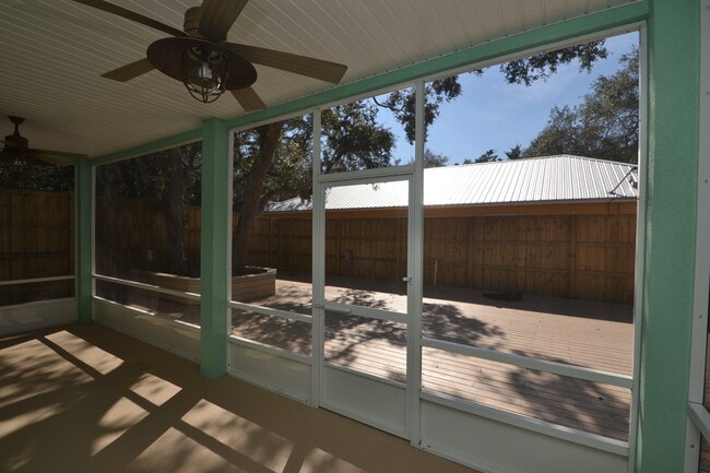 Building Photo - Gorgeous Upgrades!! St. Augustine Beach 2/...