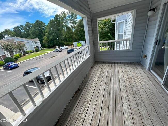 Building Photo - 4140 Breezewood Dr