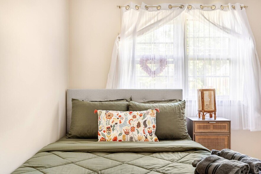 Building Photo - 7527 Fairwood Ln