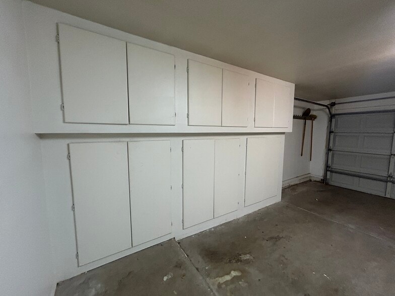 Building Photo - 7709 W Wahalla Ln