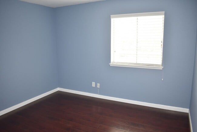 Building Photo - 1019 Dornajo Way
