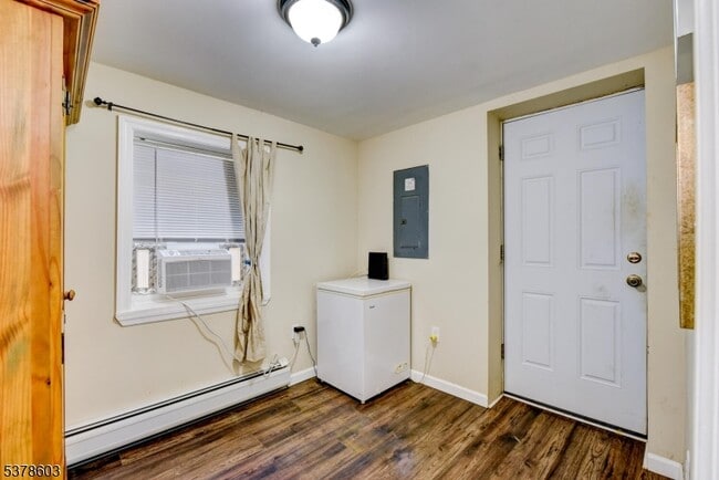 Building Photo - 605 County Rd 565