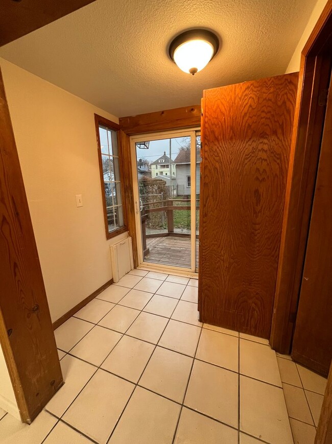 Building Photo - Postmaster