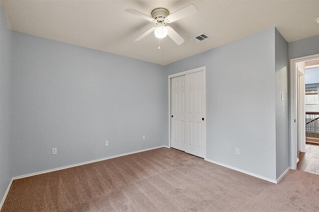 Building Photo - 319 Bandstand Ln