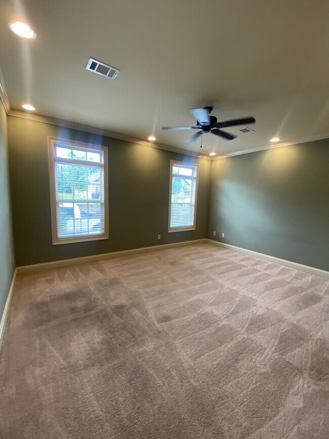 Building Photo - Runningvine Lane Townhome for August 2026!