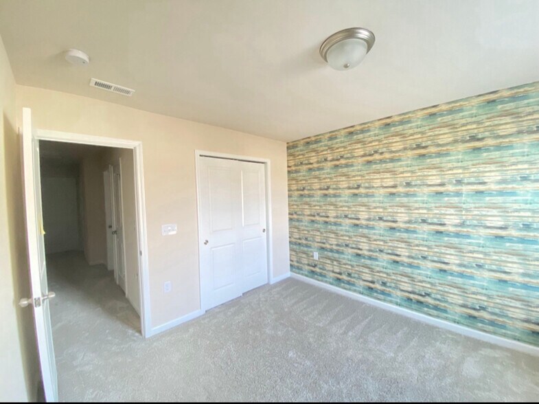 Building Photo - 5612 Preveza Pl