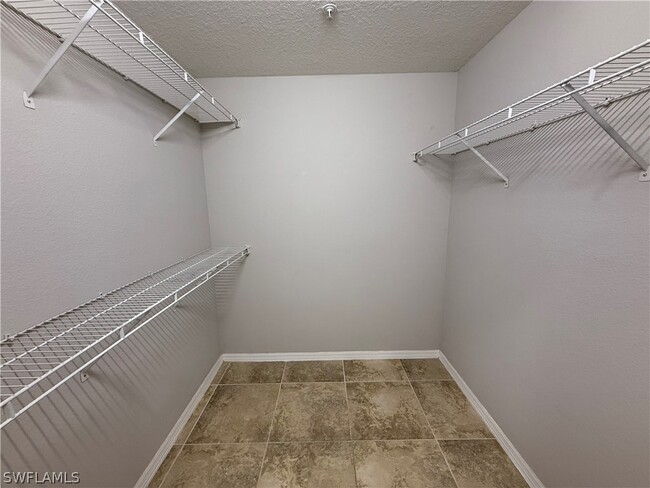 Building Photo - 11571 Villa Grand