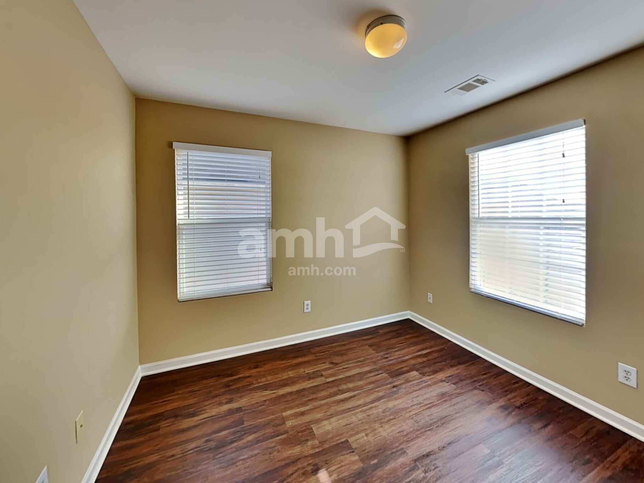Building Photo - 3939 Cutler Donahoe Way
